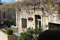 Hôtel de Mirmande Hotels in Loriol-sur-Drome