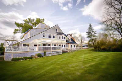 Friendly City Inn B&B Отели рядом с достопримечательностью «Museum of American Jewelry Design and Manufacturing»
