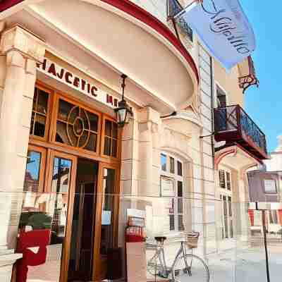 Logis Hotel Majestic Chatelaillon Plage - la Rochelle Hotel Exterior