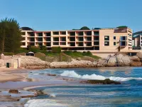 Monterey Bay Inn Hotels near Casa Serrano