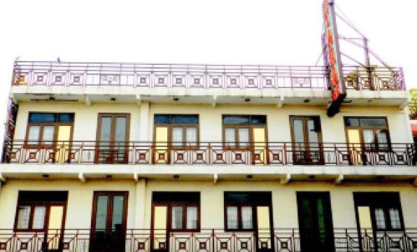 4. 호텔 타라 팰리..