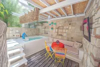 Villa Taraça Alaçatı Romantik Otel - Bed and breakfasts