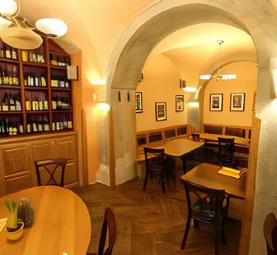 Hotel King George Отели рядом с достопримечательностью «Карлов мост»