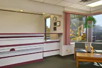 Travelodge by Wyndham Ridgeway Martinsville Area