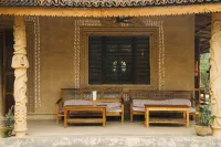 Tharu Community Lodge Hotels in Kawasoti