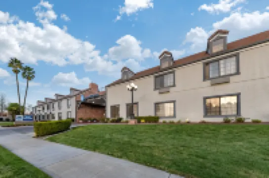 鄉村貝斯特韋斯特酒店