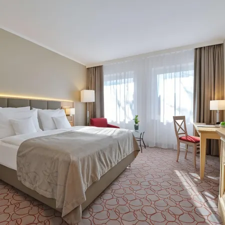 Best Western Premier Alsterkrug Hotel Отели рядом с достопримечательностью «Станция метро Sengelmannstraße»