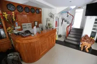 Khách sạn Nhiệt Đới