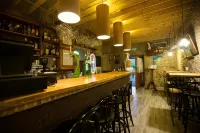 Quinta do Caminho, Al - bar