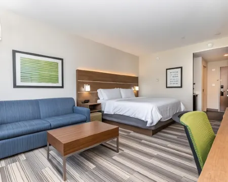 ホリデイ イン エクスプレス & スイーツ チリワック イースト by IHG チリワックのホテル