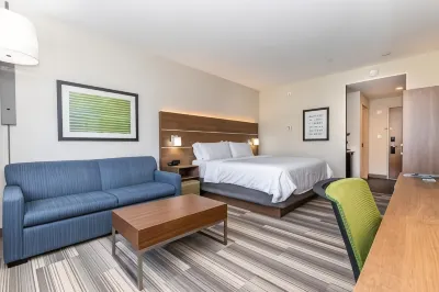 Holiday Inn Express & Suites Chilliwack East Hotels in Chilliwack
