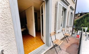 Newly Furnished Beautiful Old Building Apartment in the Center with Apple TV O1