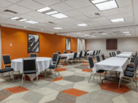 Comfort Inn & Suites Hadley - Amherst ハードリーのホテル