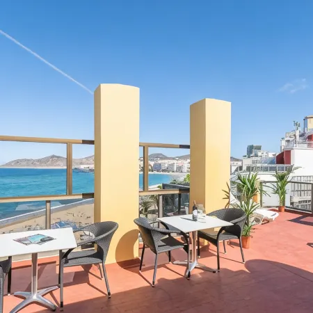 Apartamentos Colón Playa