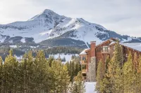 Location = Awesome! Plus a private Hot Tub!