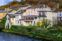 Logis Central Hôtel - Restaurant & Spa Hotels in Neuvic