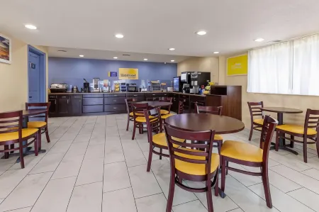 Travelodge by Wyndham Charles Town/Harpers Ferry Отели в г. Бакмарш