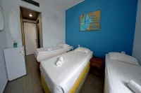 Tiberias Hostel - Hostales