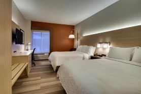 Holiday Inn Express & Suites CEDAR RAPIDS-I-380 @ 33RD AVE by IHG