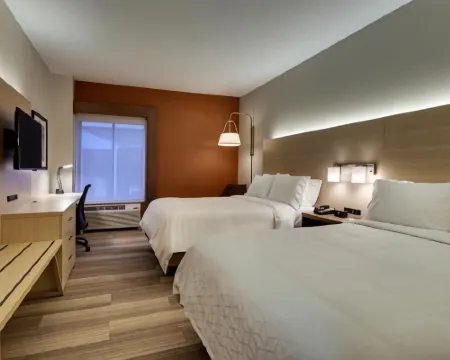 ホリデイ イン エクスプレス & スイーツ - インターステート 380 アット 33rd アベニュー by IHG シーダー・ラピッズのホテル