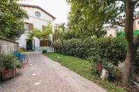 La Villetta - parking