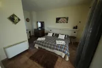 Agriturismo Tra Serra E Lago Hotels in Albiano d'Ivrea