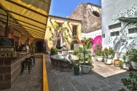 Hotel Punto 79