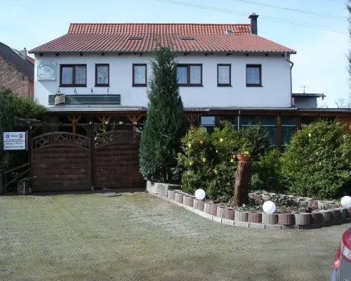 Pension zum Schwanenteich Hotels in Süplingen