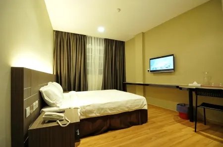 U Design Hotel Mentakab Отели рядом с достопримечательностью «Таман Рекриси Тасайк Чатин Ментакаб»