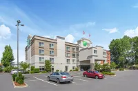 Holiday Inn Express & Suites TACOMA by IHG - 3-Star
