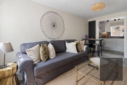 11 Friernhay Court - Apartments