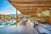 Ikaros Suites Hôtels à : Tilisos