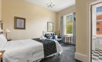 The Lodge on Elizabeth Boutique Hotel