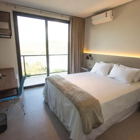 Naim Hotel โรงแรมในคาปิโตลิโอ