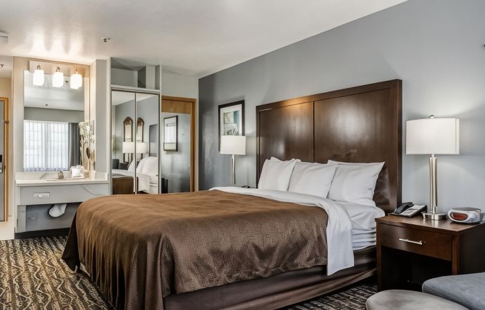 Clarion Hotel by Humboldt Bay