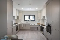 Yugo Explore - Melbourn Point - Apartments