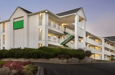 Birch Hill Suites Kansas City - Independence Hotels in 