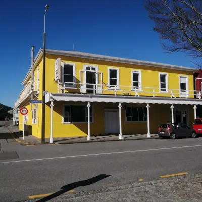 The Duke Hostel Hotels near History House Pop-Up Museum