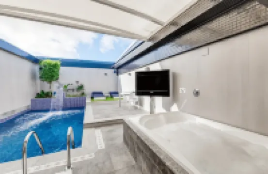 Zouk Hotel Hotels in Alcala de Henares