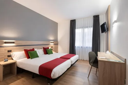 Hotel Alda Malvasía فنادق في Haro