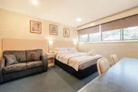 Fitzroy Motor Inn - parking