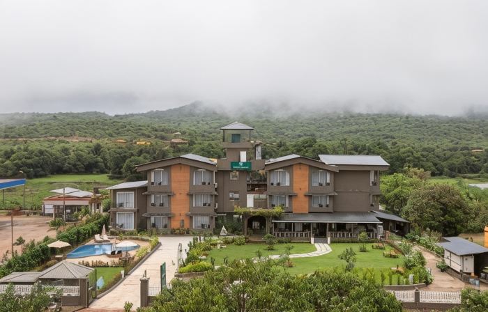 Stone Wood Hotel Amboli