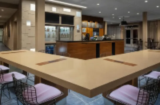 코트야드 바이 메리어트 인디애나폴리스 웨스트-스피드웨이