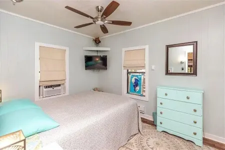 Fun Weeki Wachee River Boathouse Отели рядом с достопримечательностью «Уики Уэши Спринг»