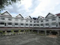 Vista Hotel Chiang Mai Hotels near Si Phum