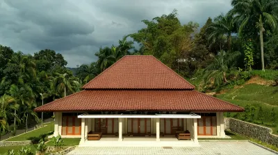 Pelangi Hotel & Resort Ziarah Bah Raden H Lasihun/Bah Kiun 주변 호텔