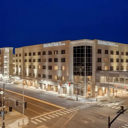 DoubleTree by Hilton Evansville