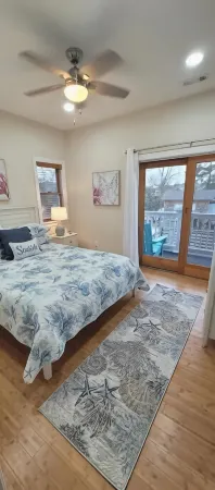 Stylish Waterfront/Marina Condo