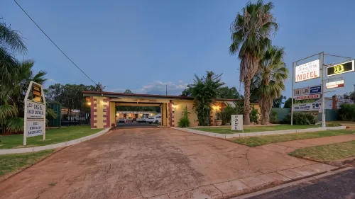 Golden Peak Motel PeakHill