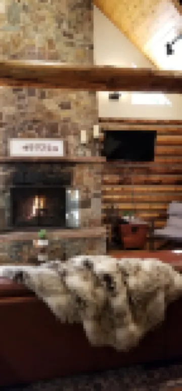 The Cozy Cabin....Walk to Brighton ski slopes!